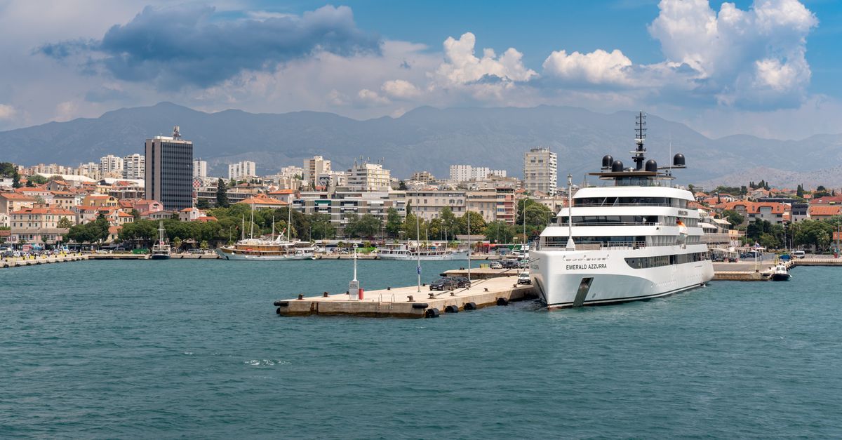 How a Super Yacht Agent Simplifies Your Stay in Montenegro